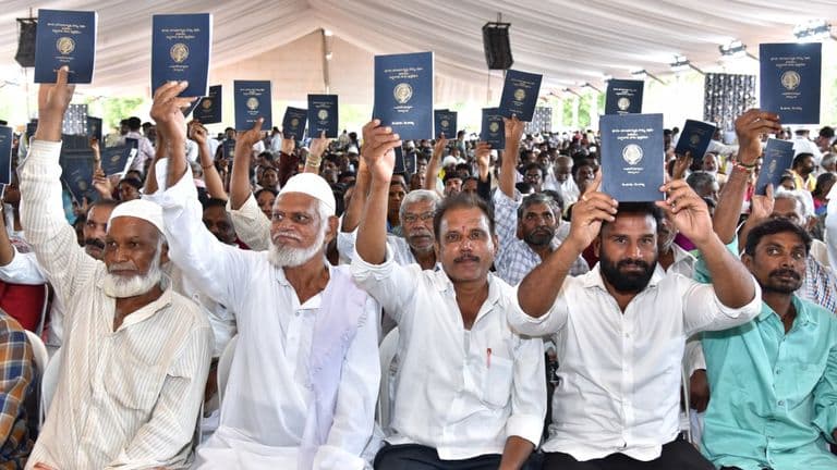 22ఏ సంకెళ్లు తెంచిన ప్రభుత్వం