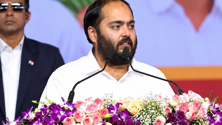 రిలయన్స్ ఇండస్ట్రీస్ ఎగ్జిక్యూటివ్ డైరెక్టర్ అనంత్ అంబానీ