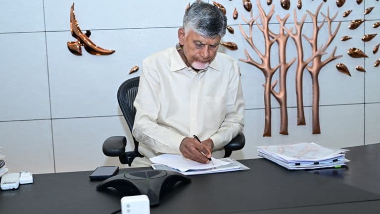 CM Chandrababu Reviews Heavy Rains