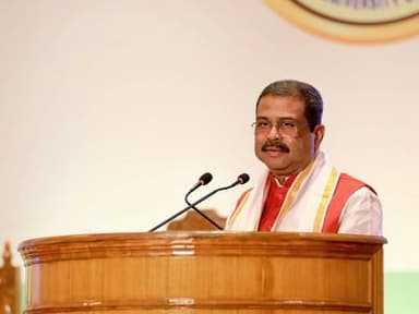 కేంద్ర విద్యాశాఖ మంత్రి ధర్మేంద్ర ప్రధాన్ రాజీనామా