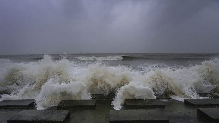 Severe Cyclonic Storm Crosses Coast Near Kalingapatnam, AP on Alert