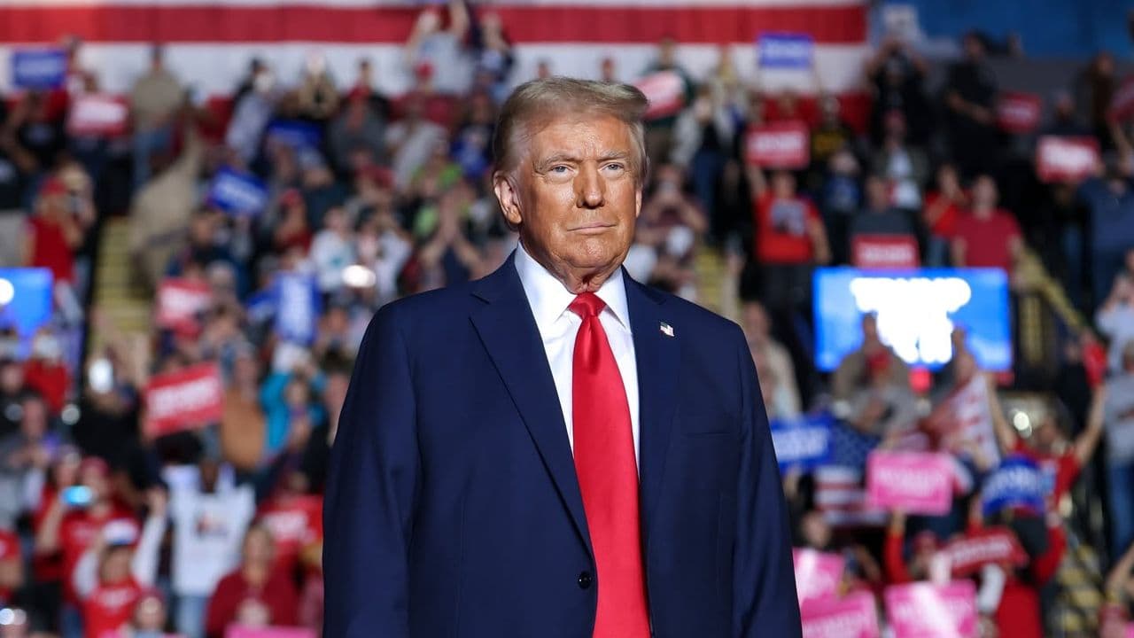 Trump Says Iran-Linked Threat Prompted US Bomber Withdrawal from UK Base